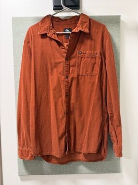 Quicksilver Men’s Bubble Corduroy Rust Orange Button-Up Shirt Size Medium